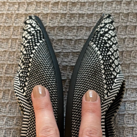 Black Python Point Toe Rothy's Flats - Size 7.5 - Picture 9 of 11